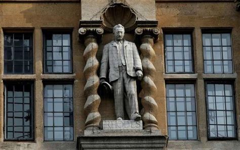 La Controverse de la Statue d'Cecil Rhodes à l'Université du Cap: Un débat brûlant sur le colonialisme et l'héritage de l'apartheid